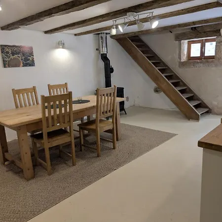 In Nanteuil-en-vallée Сasa de vacaciones